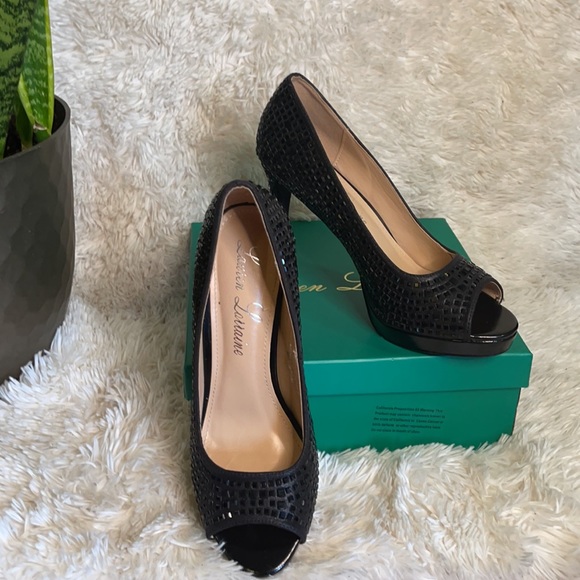 All black, Size 10 with beautiful design all around the shoe. - Picture 2 of 3